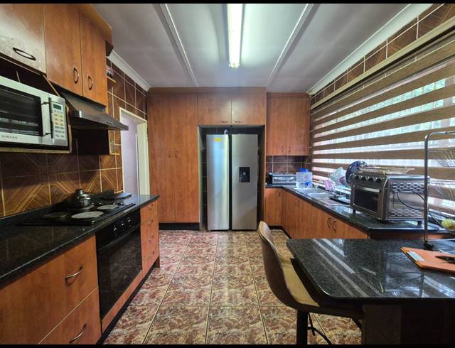 4 BEDROOM HOUSE FOR SALE IN ARCON PARK